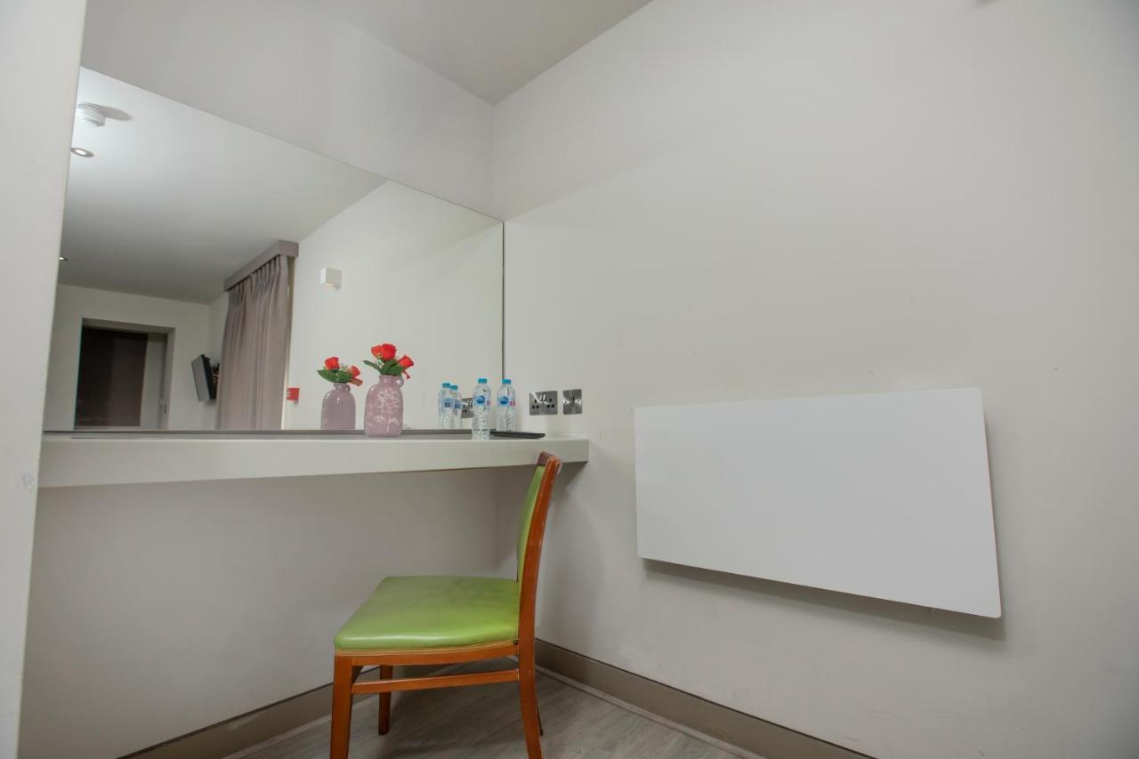 Arch Hotel Лондон Екстериор снимка