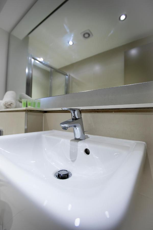 Arch Hotel Лондон Екстериор снимка