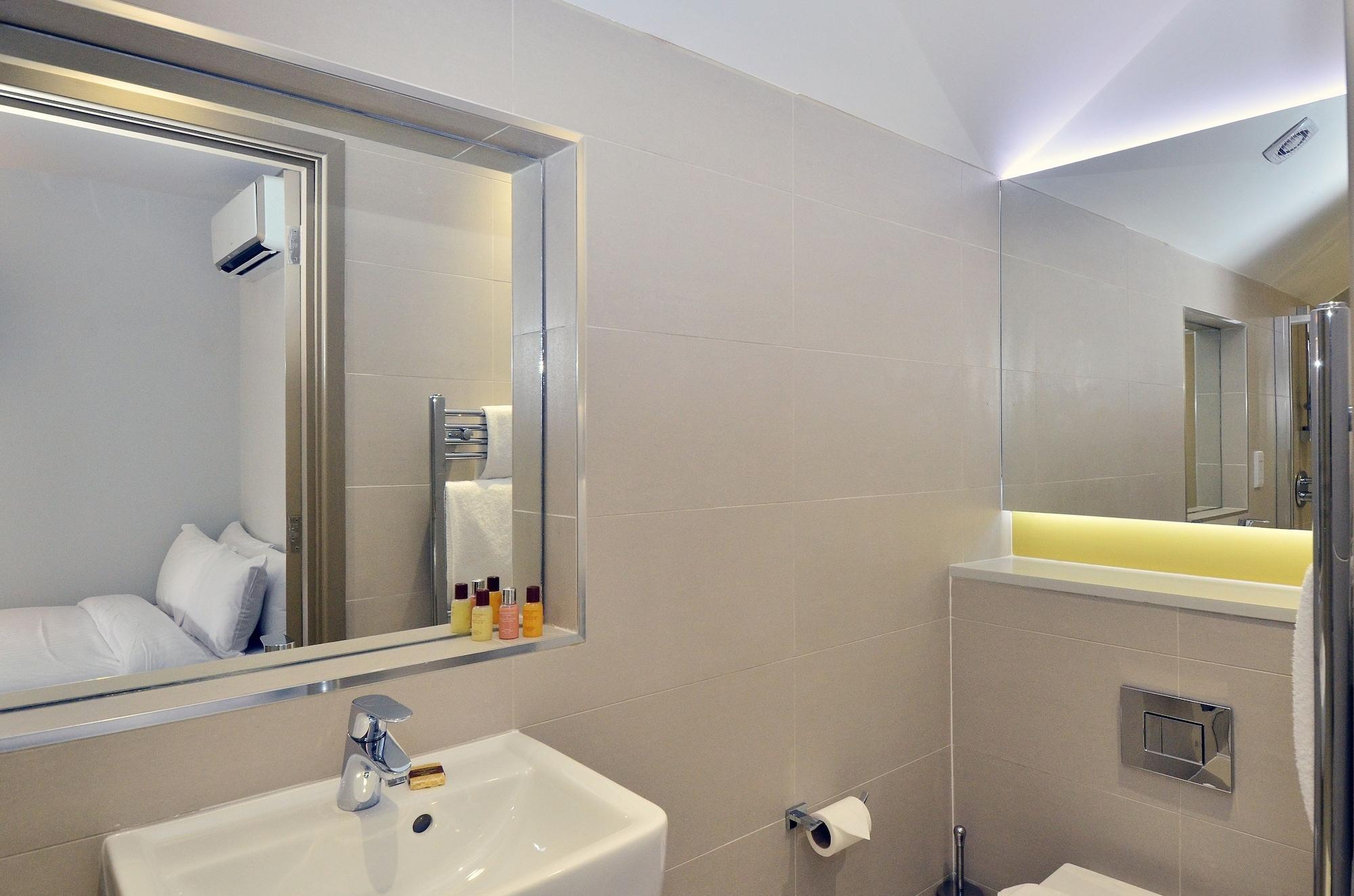 Arch Hotel Лондон Екстериор снимка